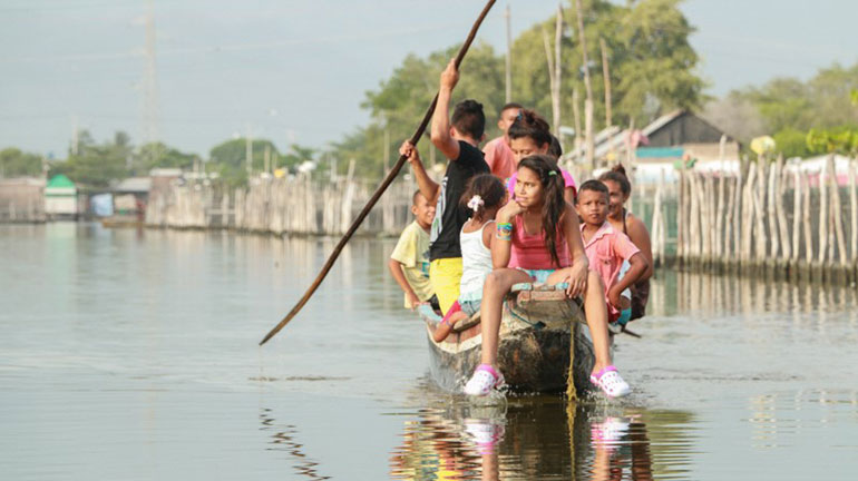 Due to the continued degradation of the wetland, the elders of El Oasis community see no future in fishing and hope the youth abandon the ancestral profession. (Image credit: VELA Colectivo)